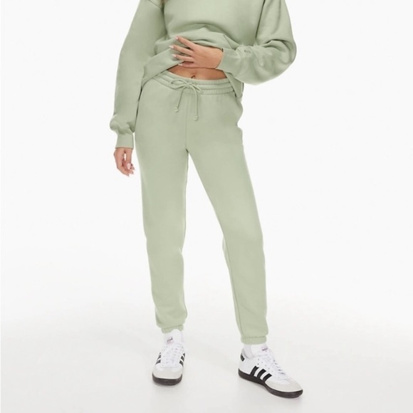 Aritzia Pants - ARITZIA TNA Cozy Fleece Perfect Sweatpants Seagrass Green